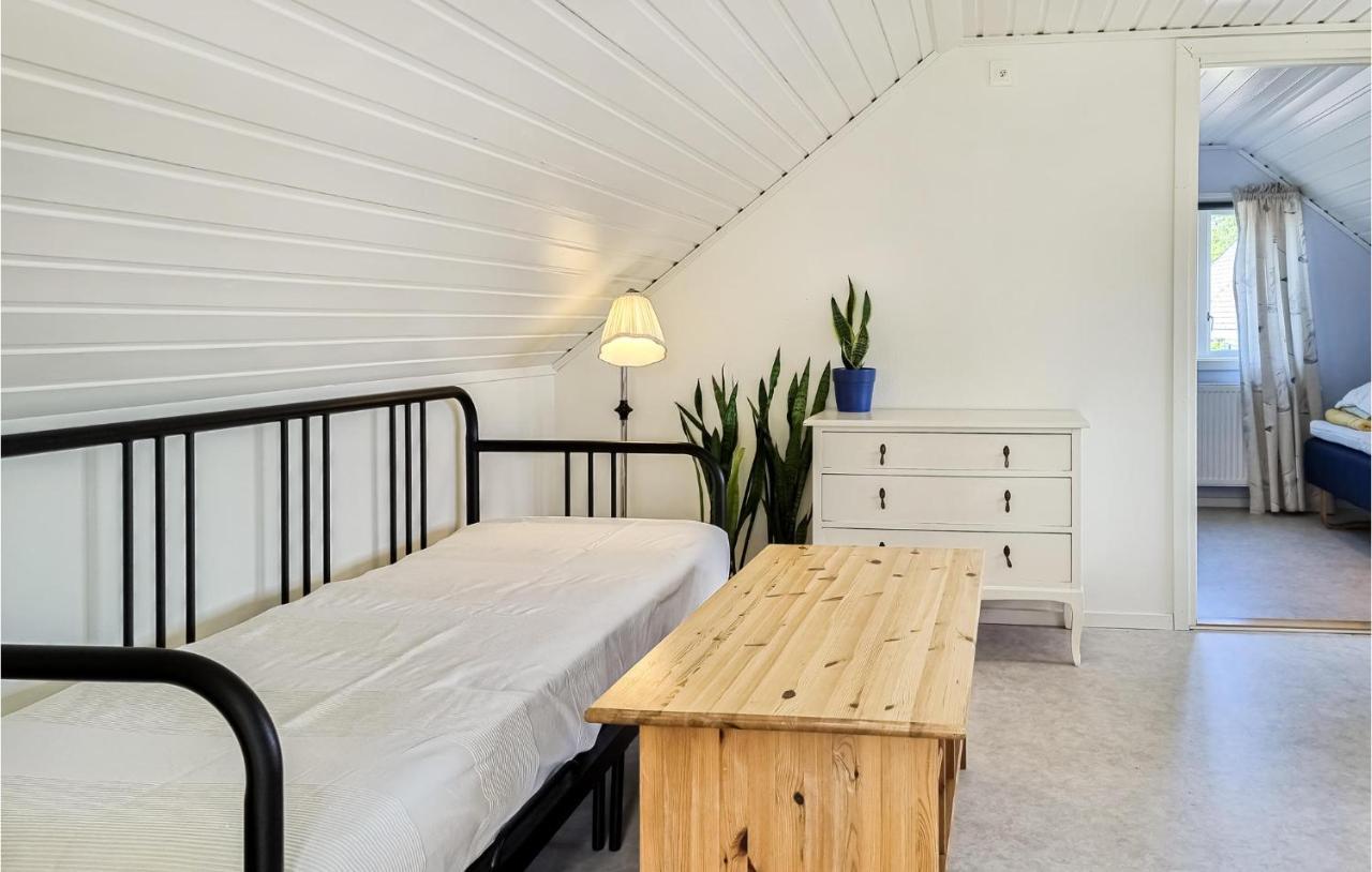 Stunning Apartment In Gullspang With Wifi Buitenkant foto